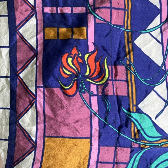 STAINGLASS DESIGN SCARF - Picture 5 of 5